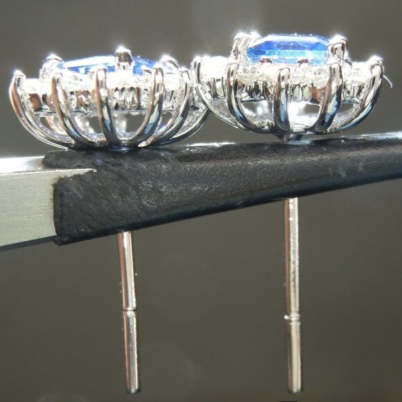 💞 Shiny Royal Blue Princess Cut Zircon Flower Square Stud Earrings, UNVN12453 - Picture 3 of 6